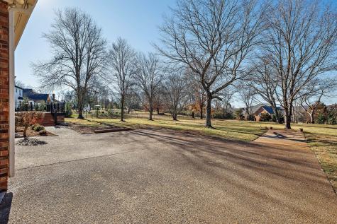 1114 Chickasaw Drive Brentwood TN 37027