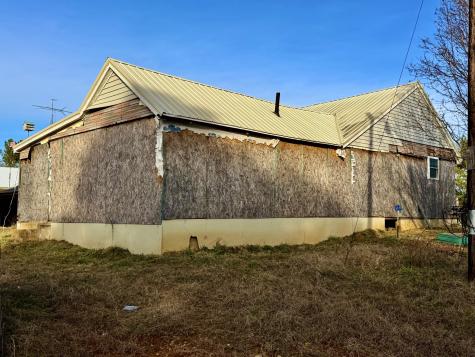 748 Old Mckenzie Highway Paris TN 38242