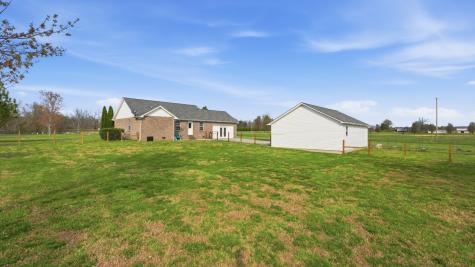 2877 Sixteenth Model Road Manchester TN 37355