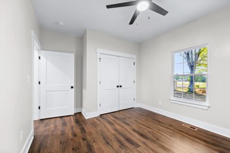 1239 N Main St, N Tennessee Ridge TN 37178