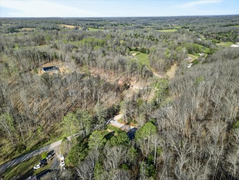 5075 Logan Road Cunningham TN 37052