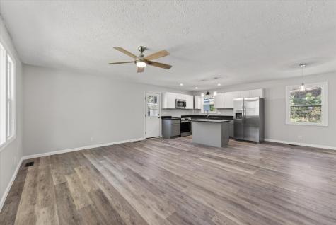5075 Logan Road Cunningham TN 37052