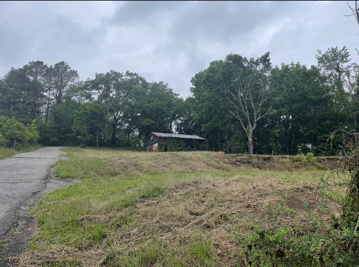 1586 River Road Clarksville TN 37040