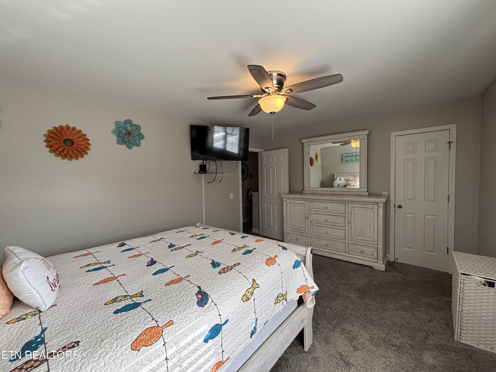537 Orchard Valley Way Pigeon Forge TN 37862