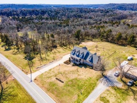 318 Harsh Lane Castalian Springs TN 37031