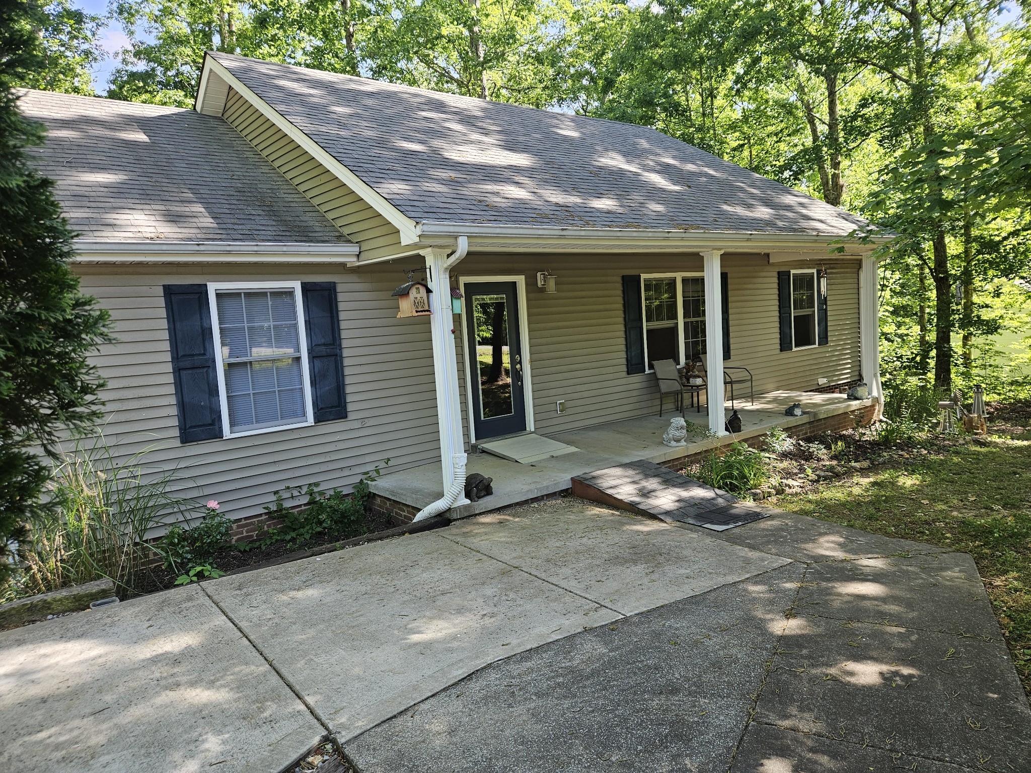 117 W Dell Road Dickson TN 37055