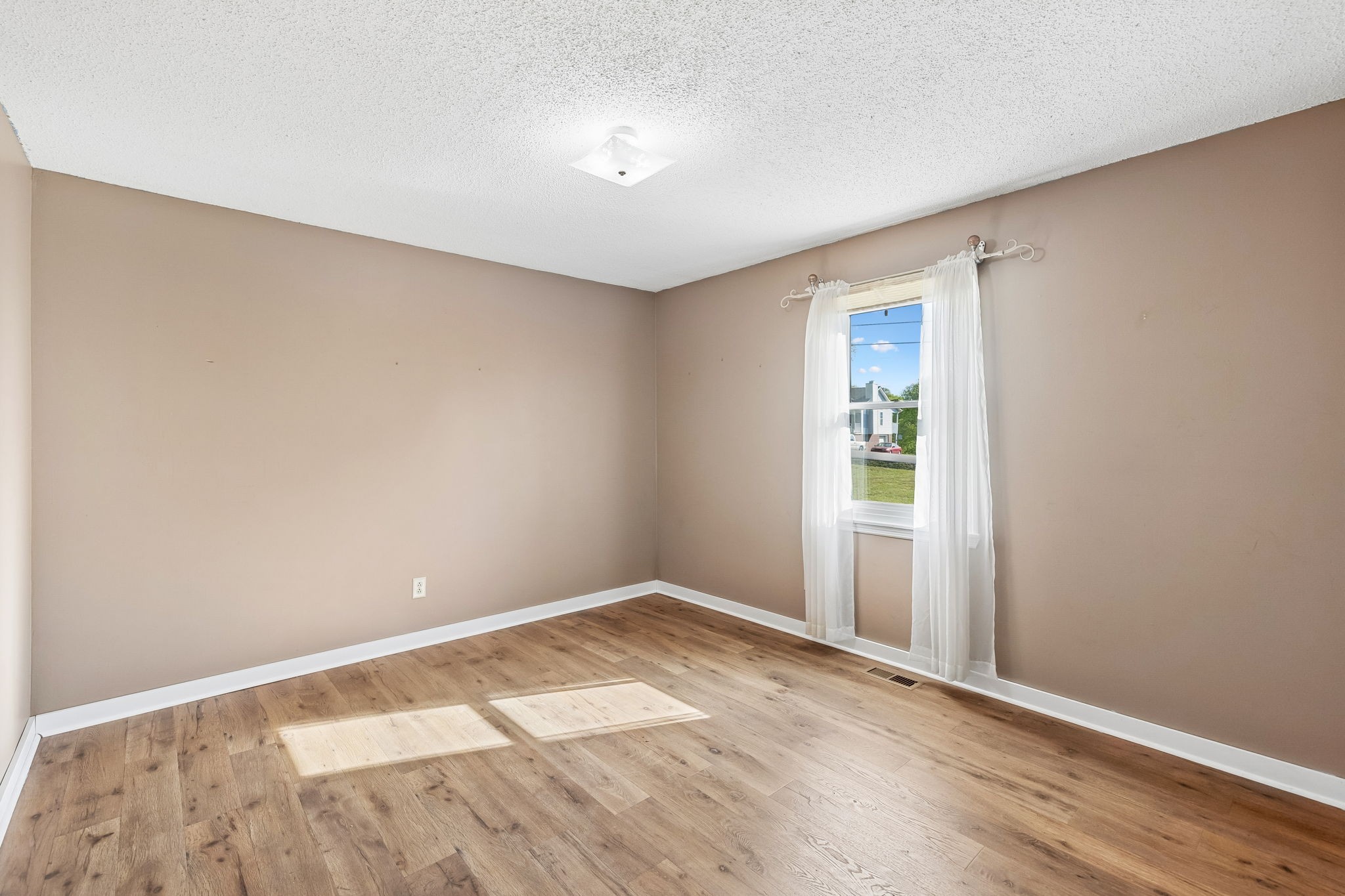 2318 Huckaby Road Columbia TN 38401