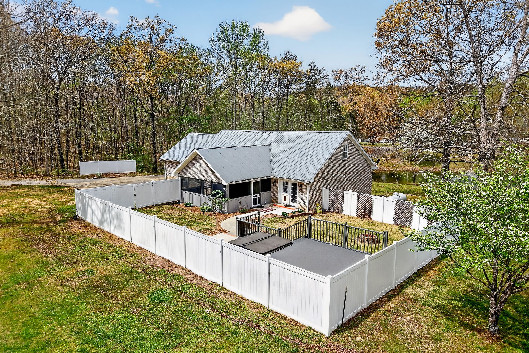 152 Black Mountain Road, E Dunlap TN 37327
