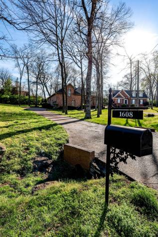 1608 Observatory Court Nashville TN 37215