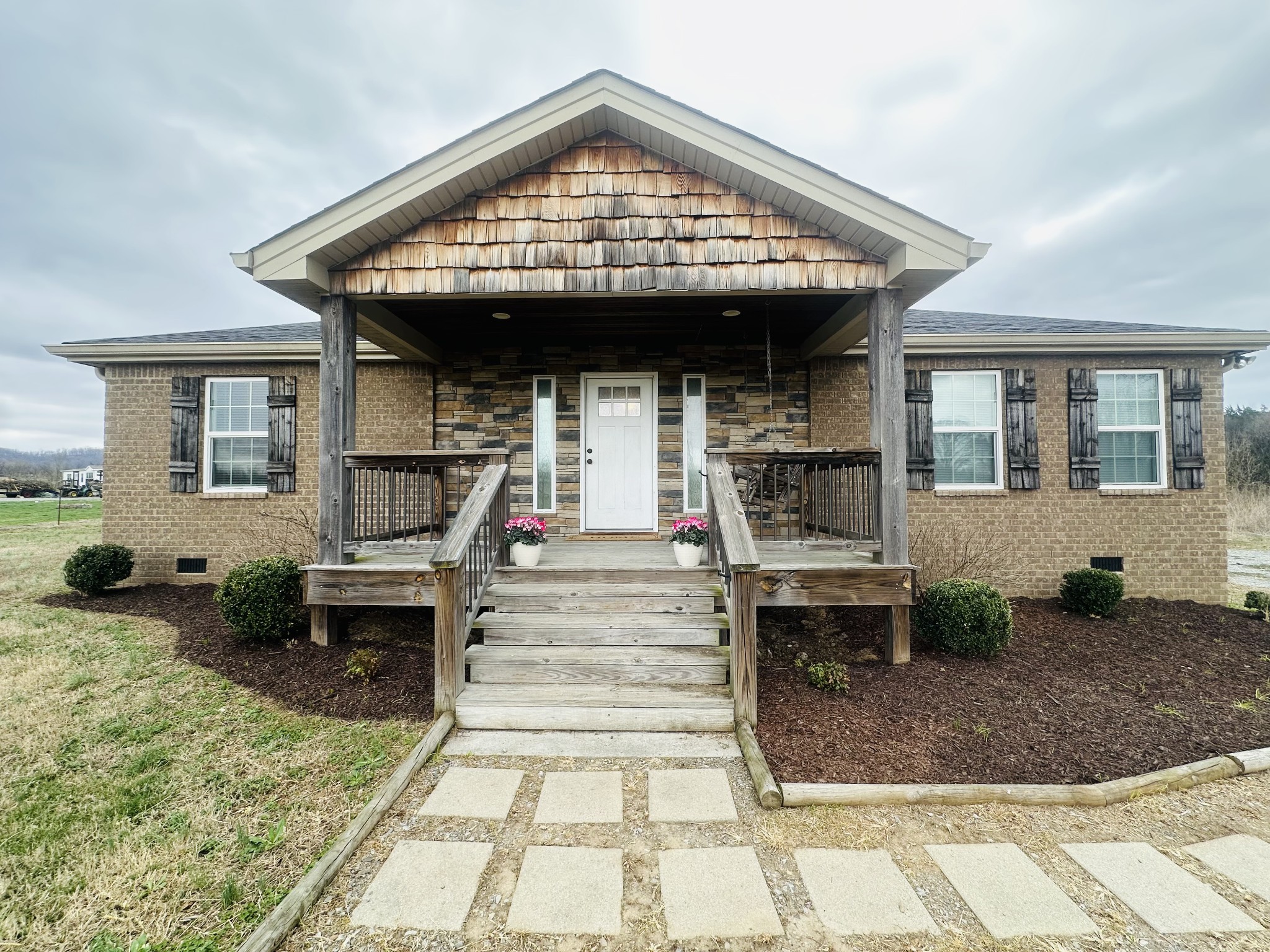 150 E Harris Road Bethpage TN 37022