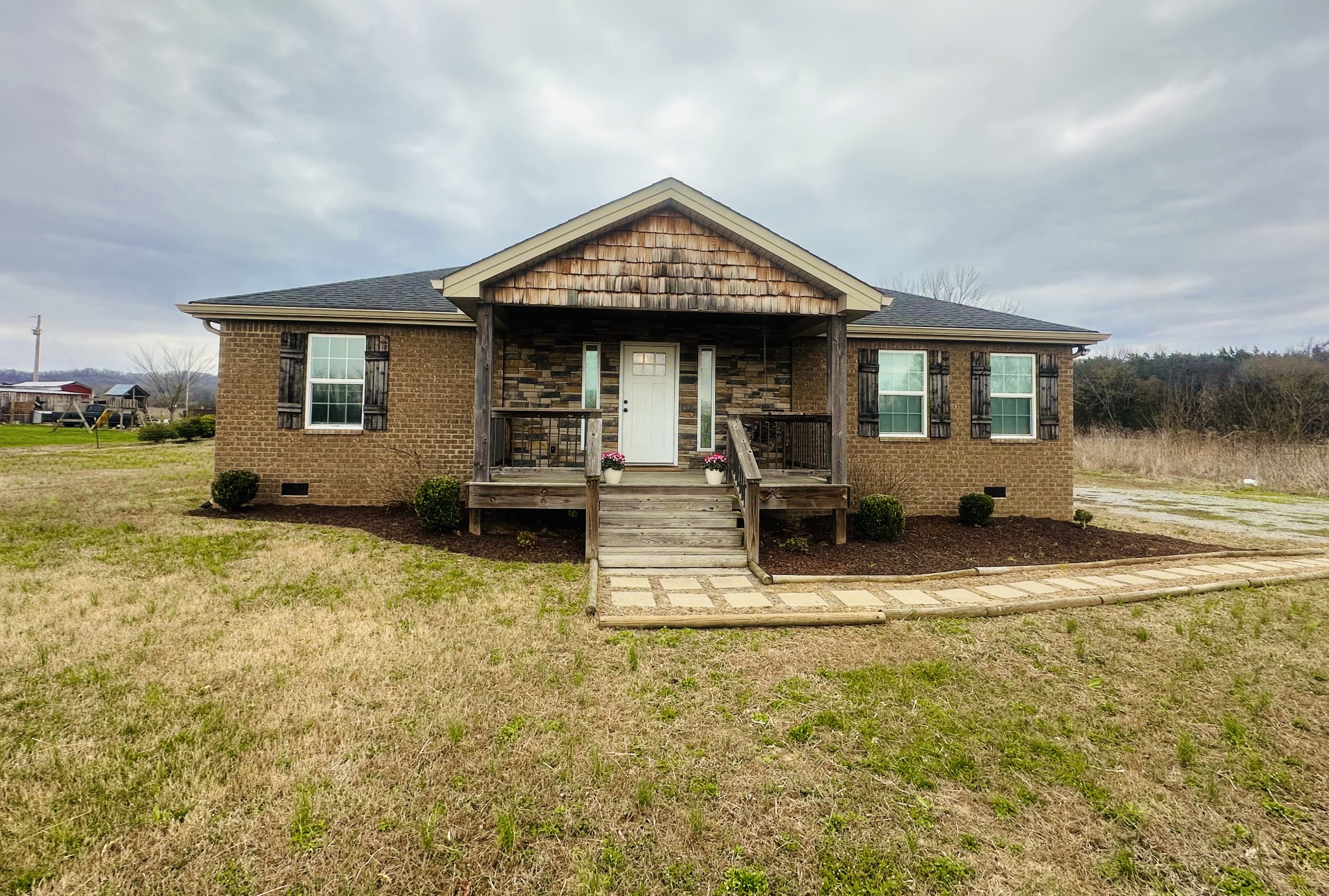 150 E Harris Road Bethpage TN 37022