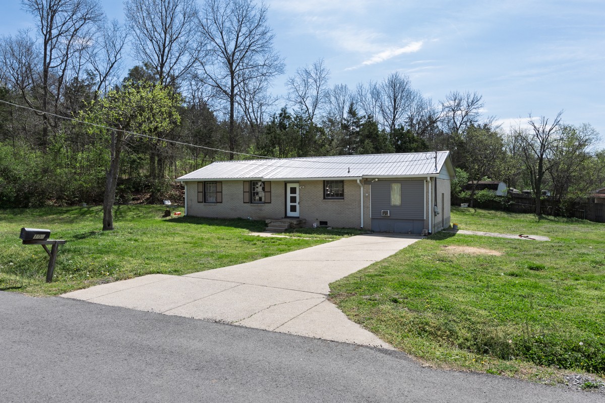104 Hilltop Drive Hendersonville TN 37075