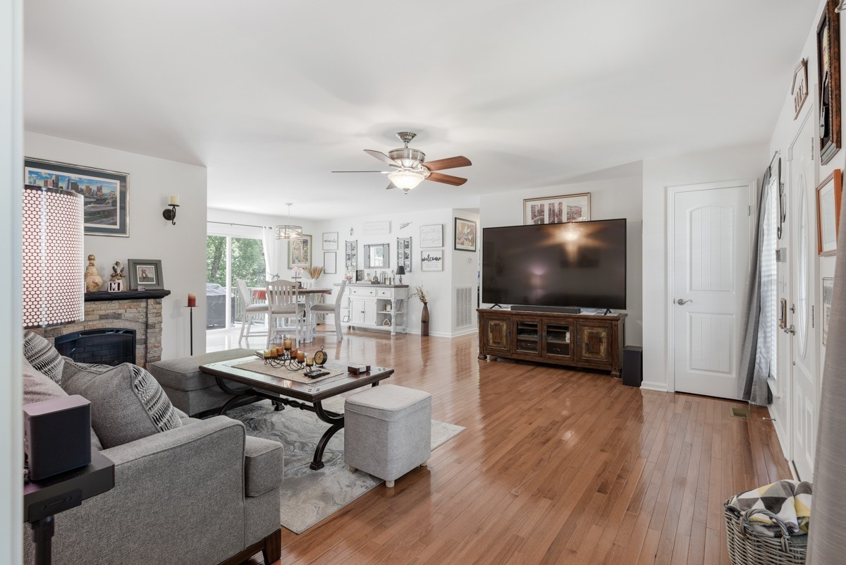 1555 Heller Ridge Spring Hill TN 37174