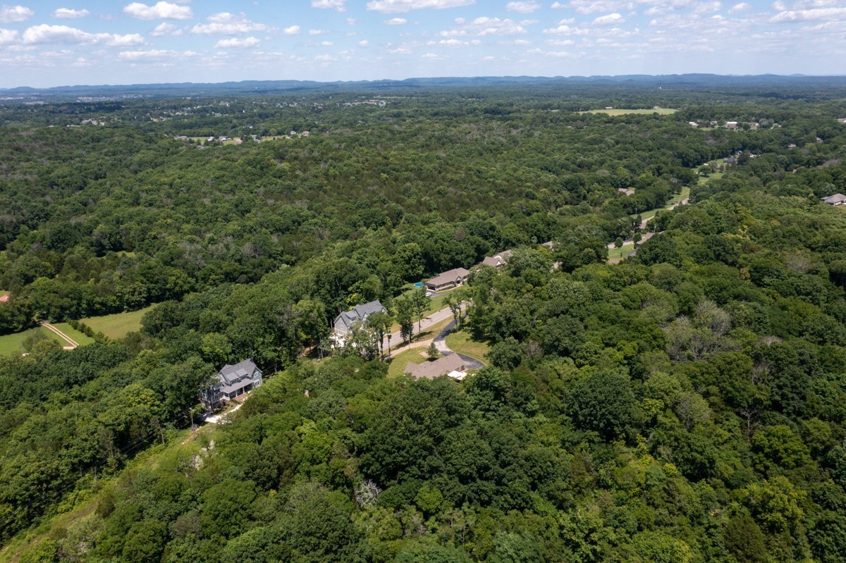 1555 Heller Ridge Spring Hill TN 37174