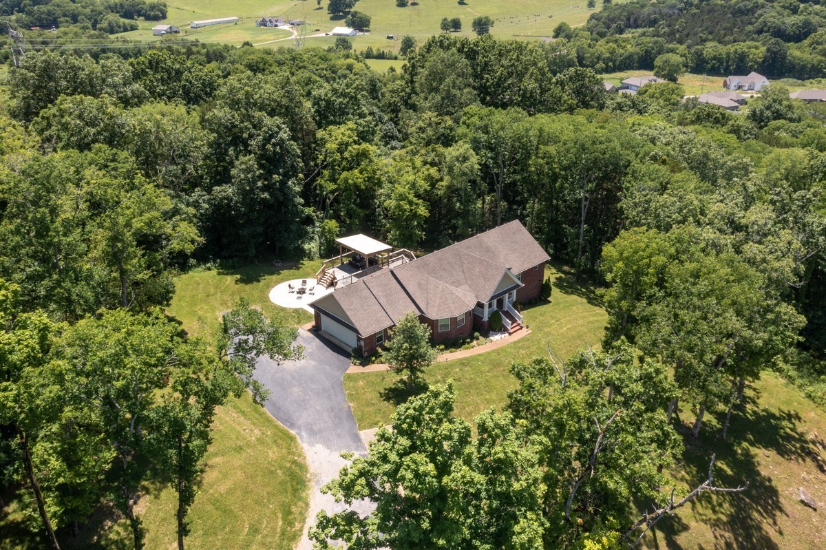 1555 Heller Ridge Spring Hill TN 37174