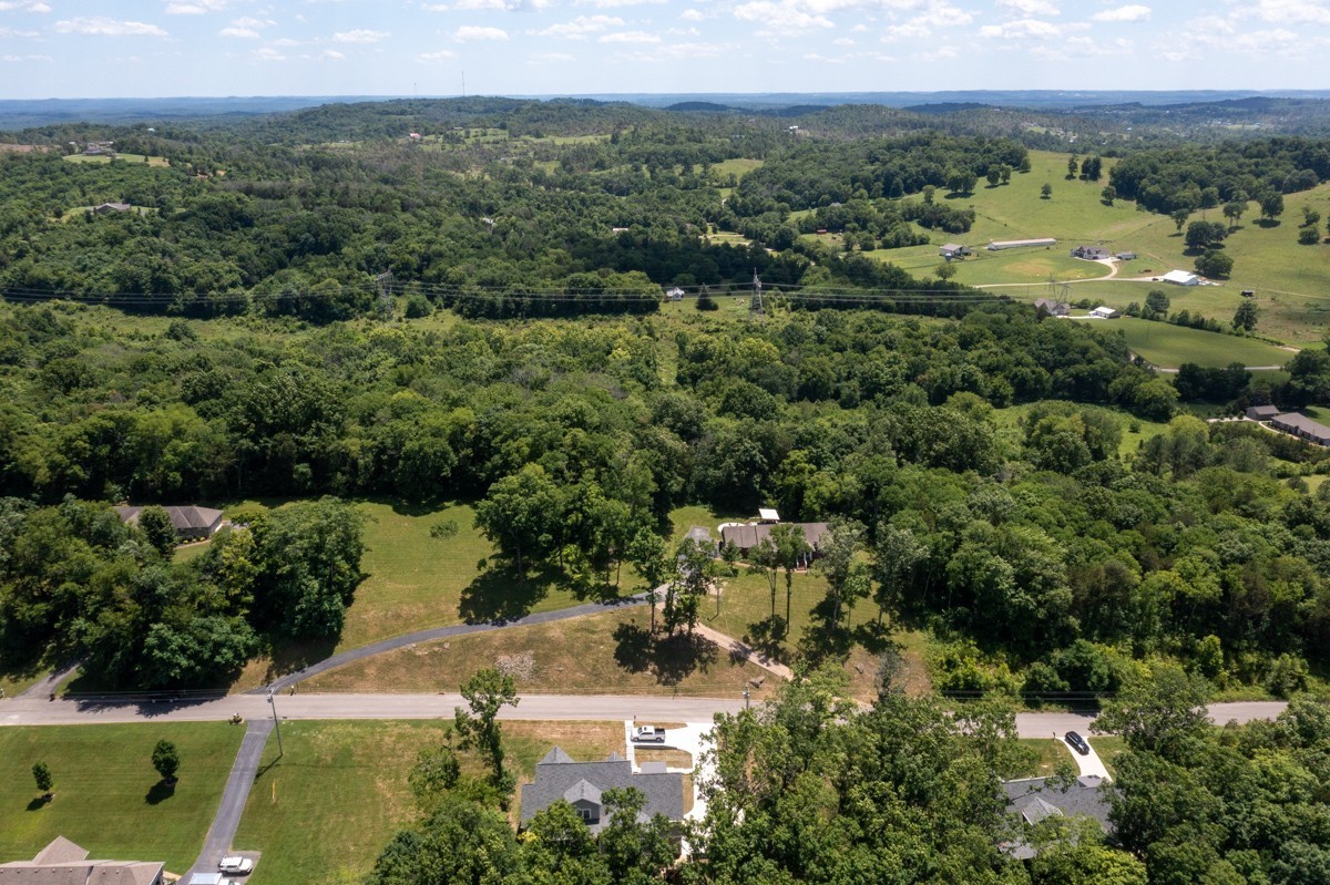 1555 Heller Ridge Spring Hill TN 37174