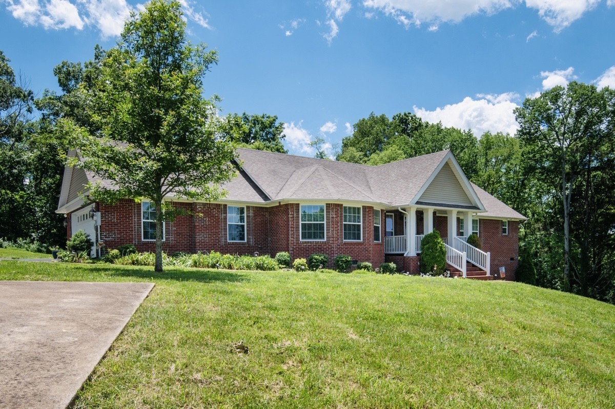1555 Heller Ridge Spring Hill TN 37174