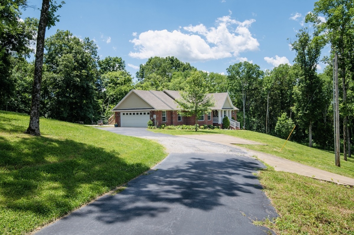 1555 Heller Ridge Spring Hill TN 37174