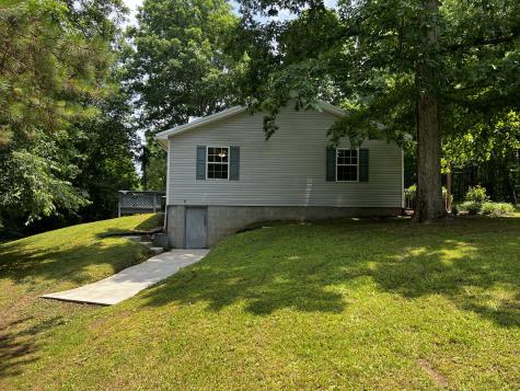 25 W Adkins Lane Lawrenceburg TN 38464