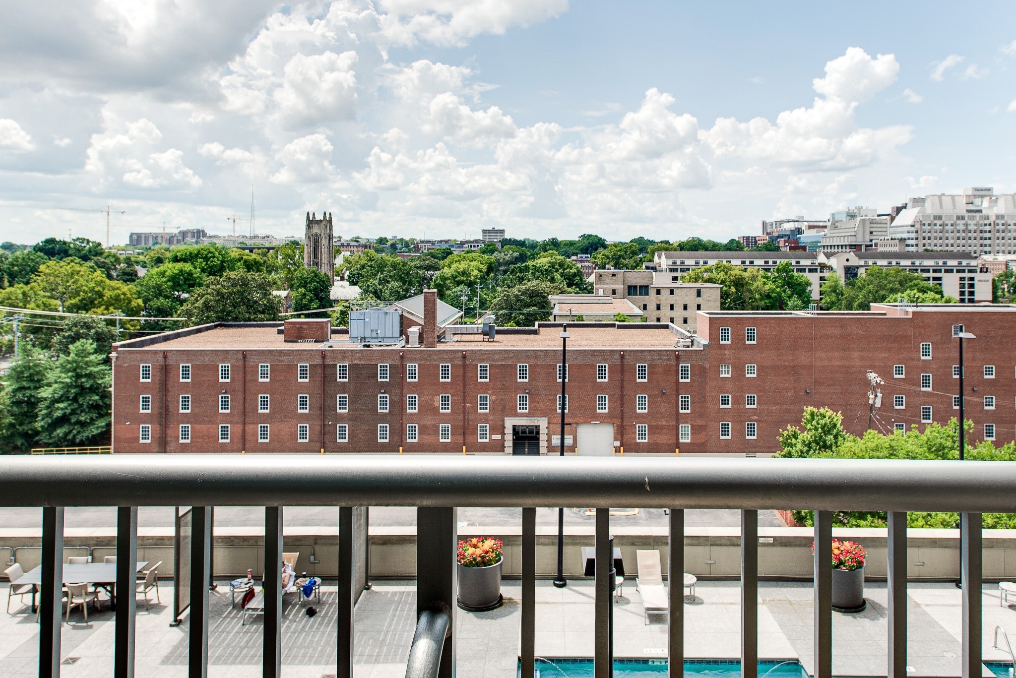 900 20th Ave, S Nashville TN 37212