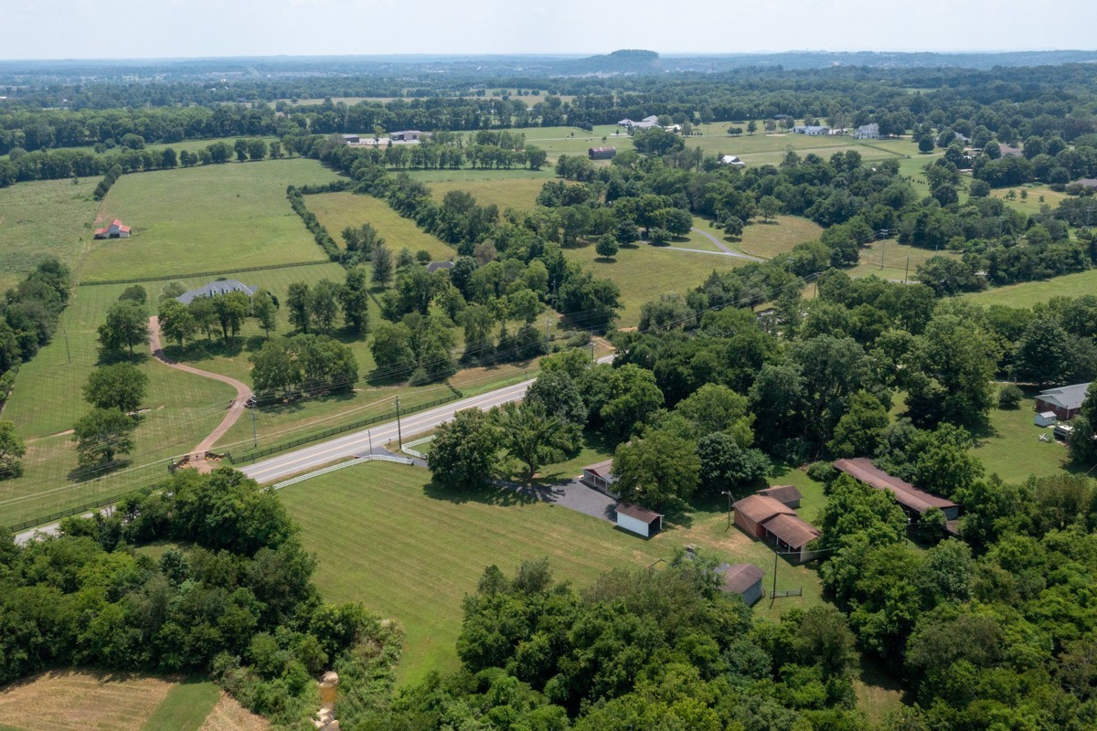 1386 Long Hollow Pike Gallatin TN 37066
