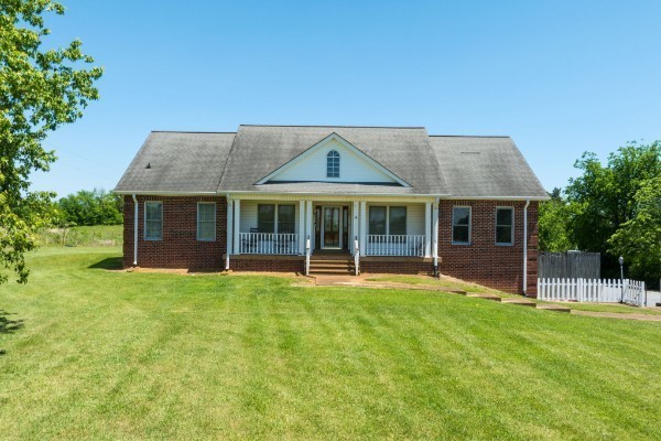 1224 Stop 30 Road Hendersonville TN 37075