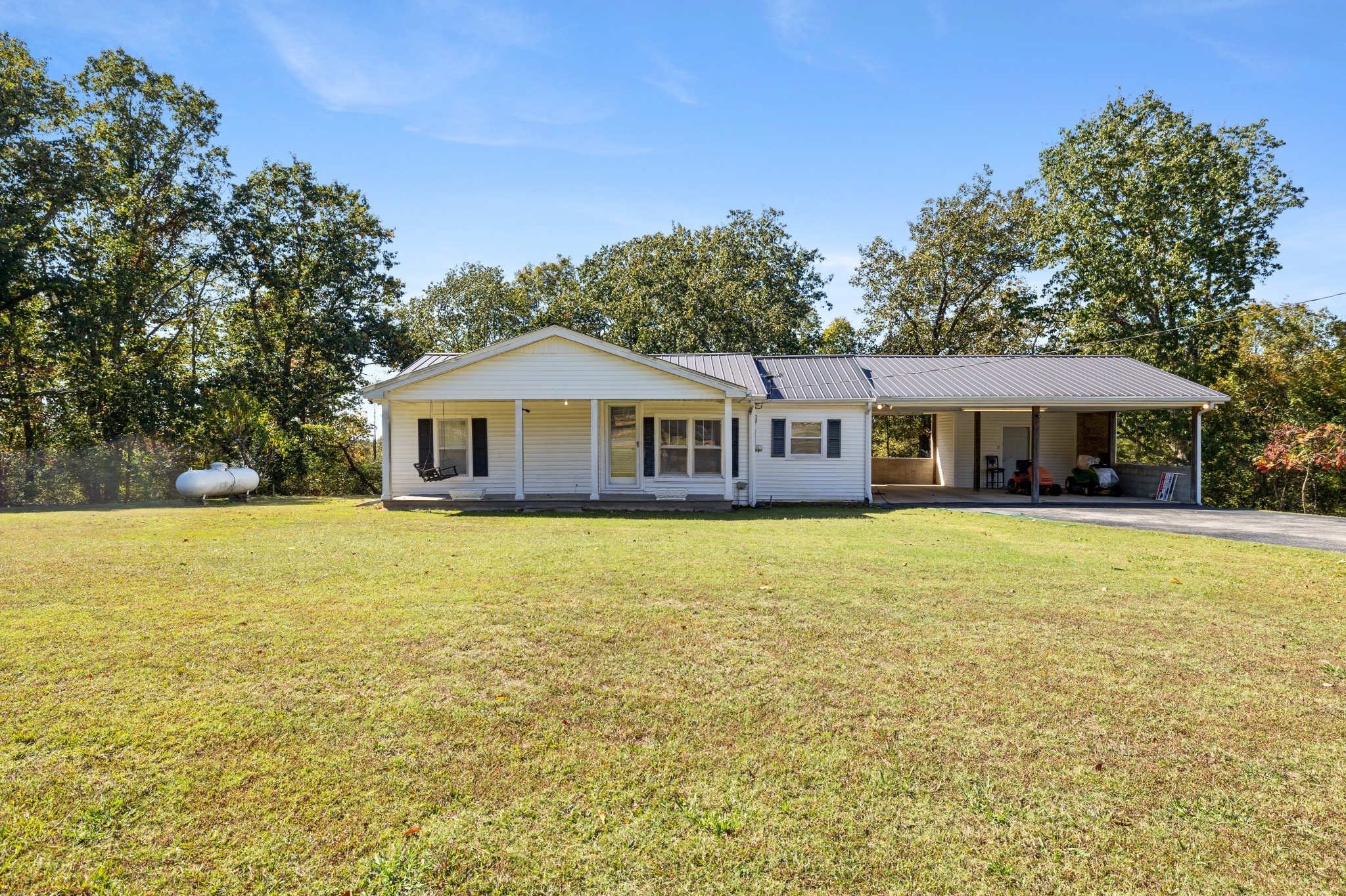 6204 Highway 230 Lyles TN 37098