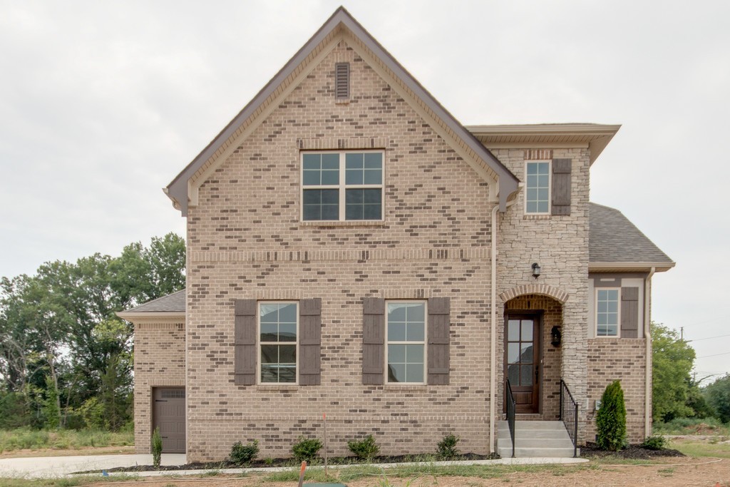 938 Hunters Lane Springfield TN 37172