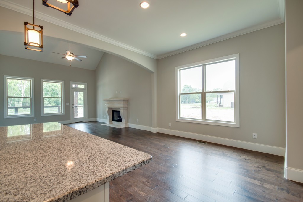 938 Hunters Lane Springfield TN 37172