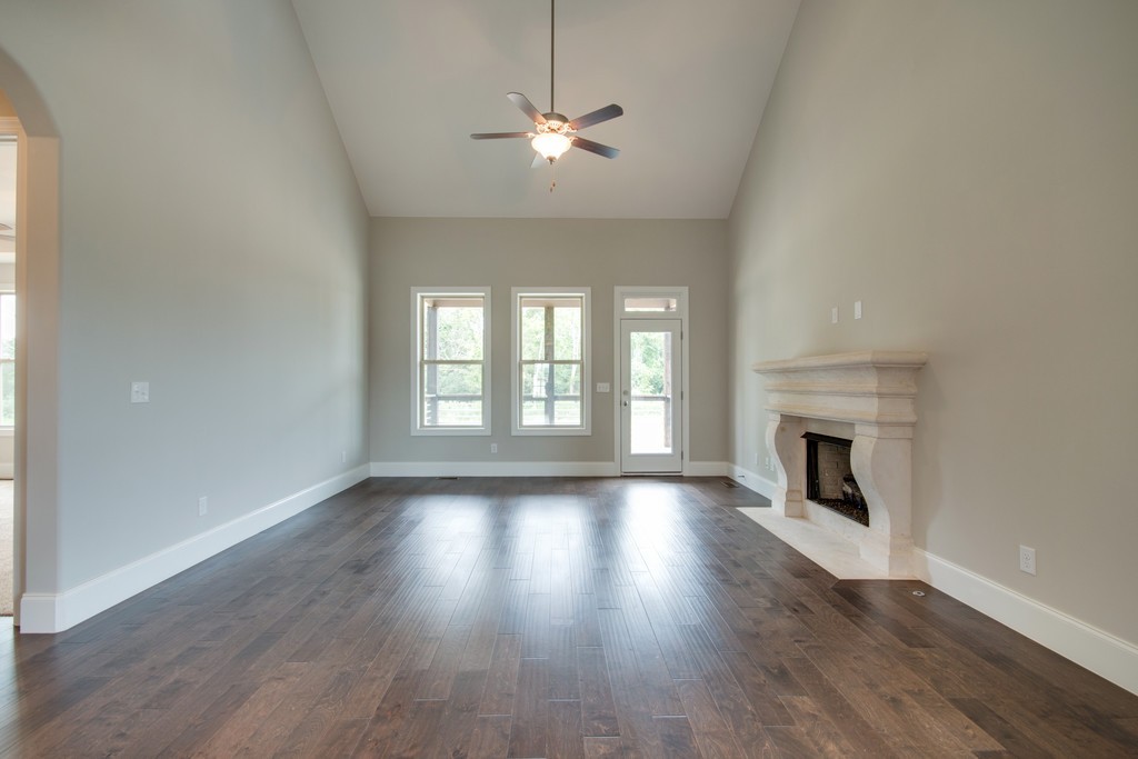 938 Hunters Lane Springfield TN 37172