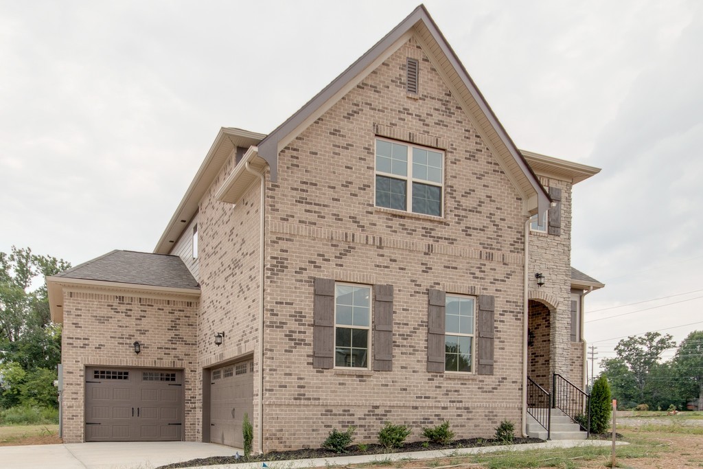 938 Hunters Lane Springfield TN 37172