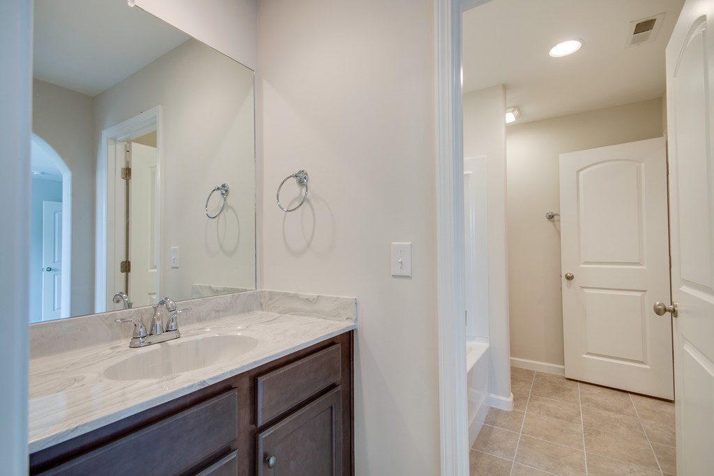 938 Hunters Lane Springfield TN 37172