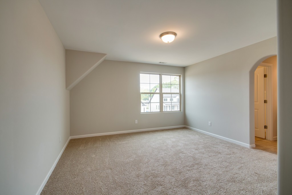 938 Hunters Lane Springfield TN 37172