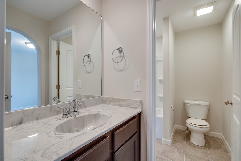 938 Hunters Lane Springfield TN 37172