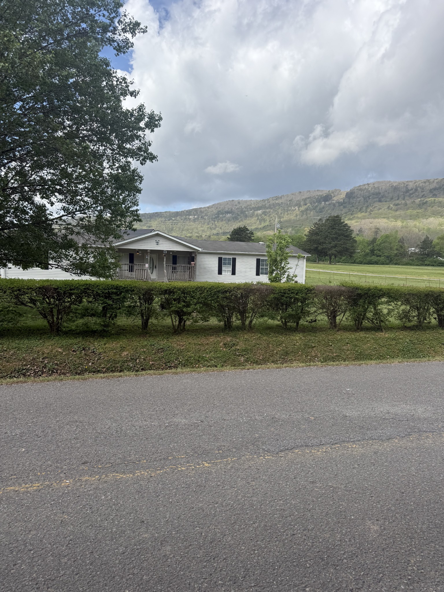 1791 W Valley Road Whitwell TN 37397