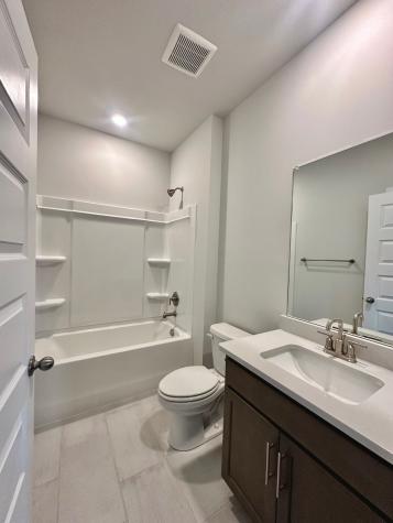 1045 Stoney Brook Pvt Bend Gallatin TN 37066