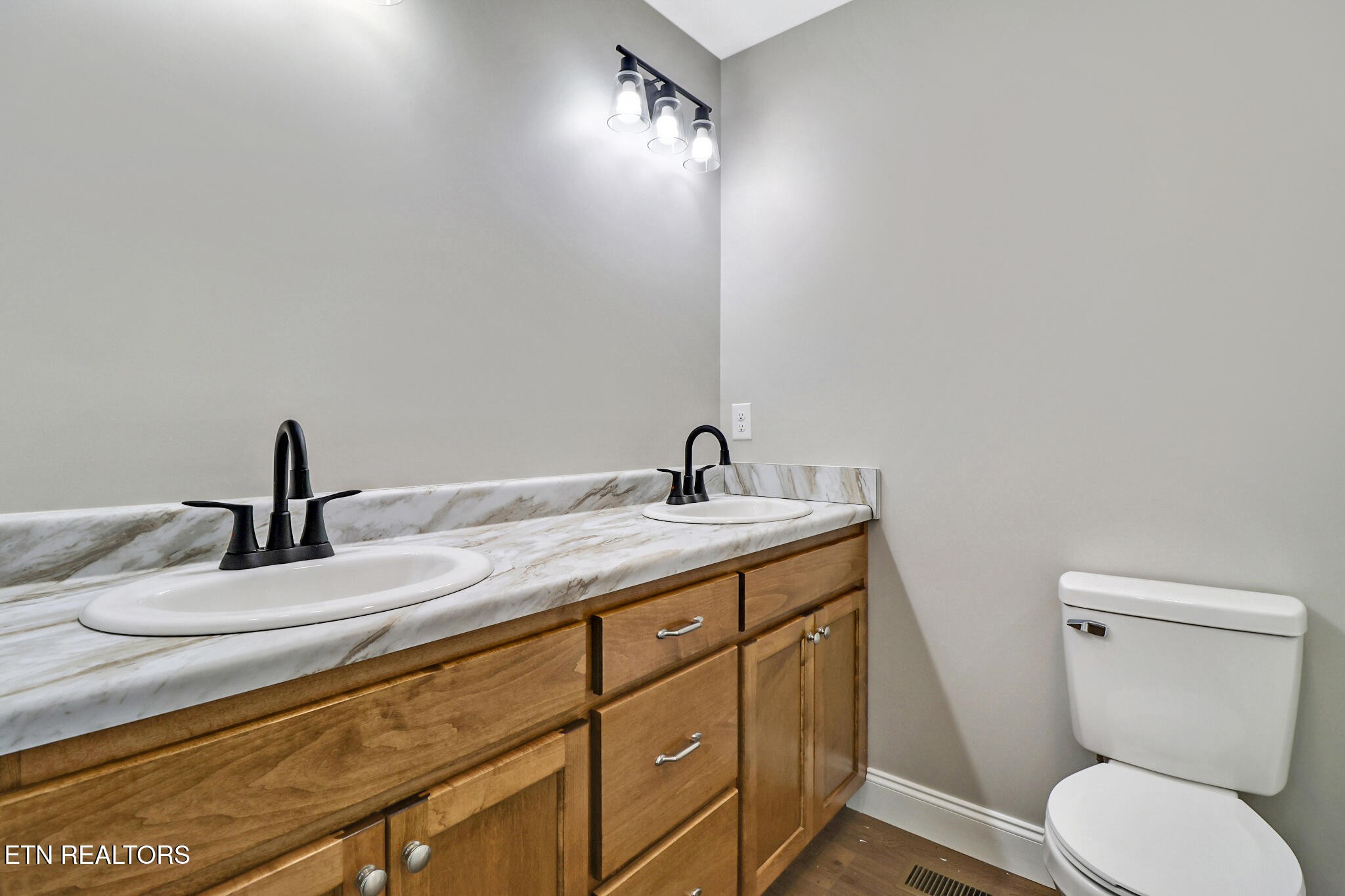 133 Jay Loop Jamestown TN 38556