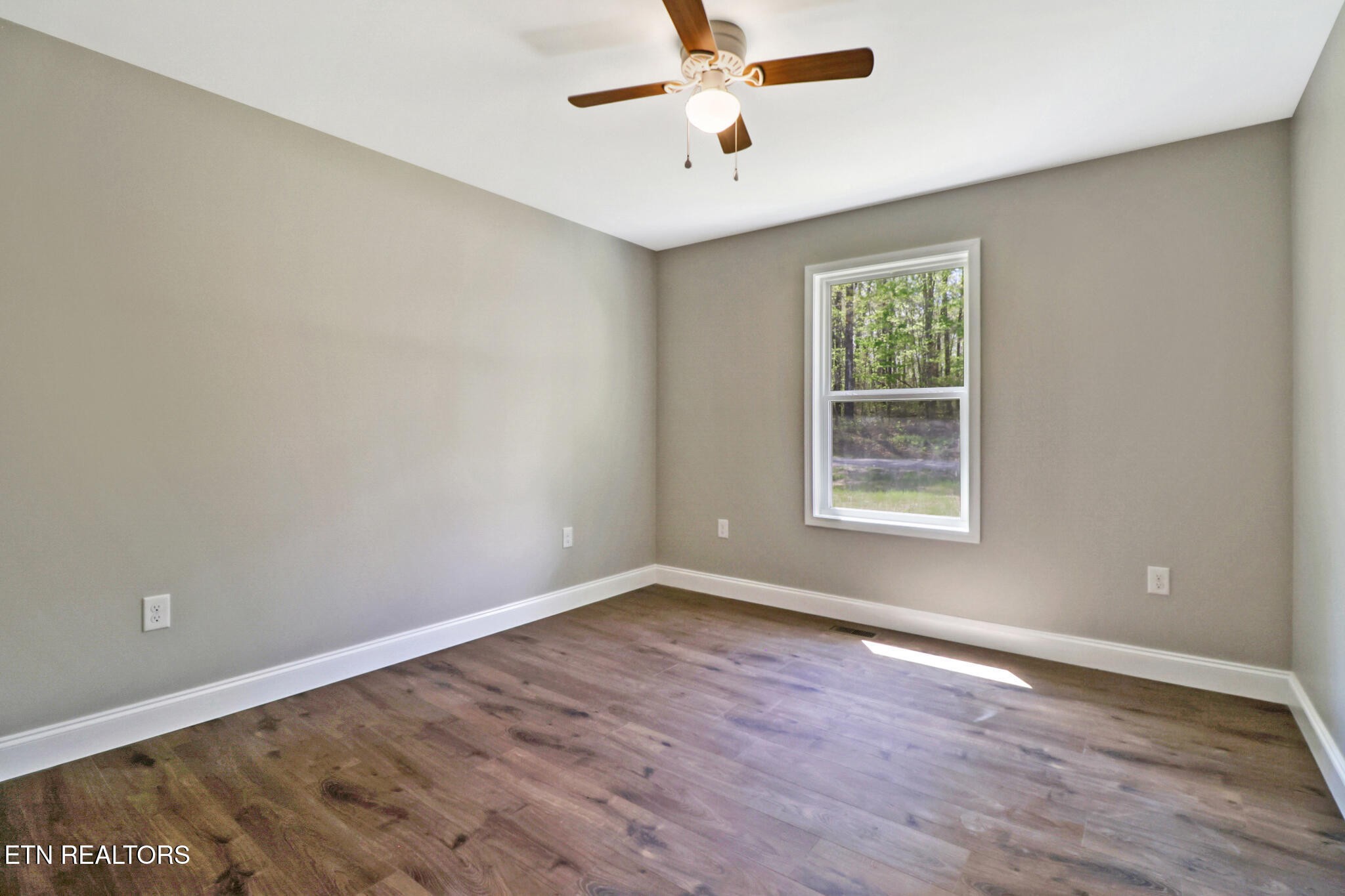 133 Jay Loop Jamestown TN 38556