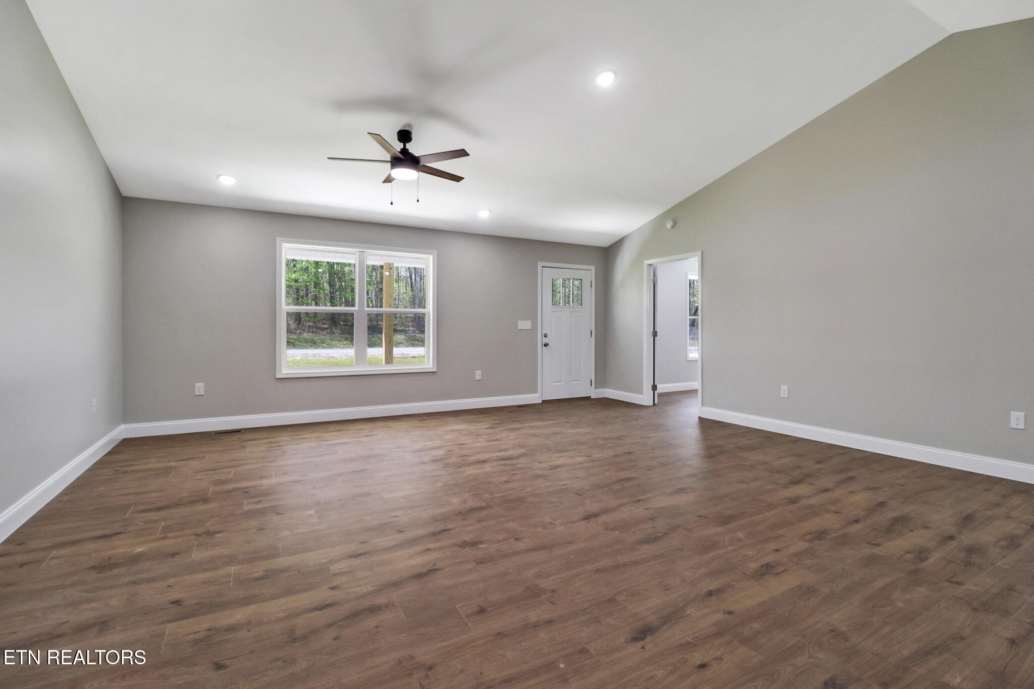 133 Jay Loop Jamestown TN 38556