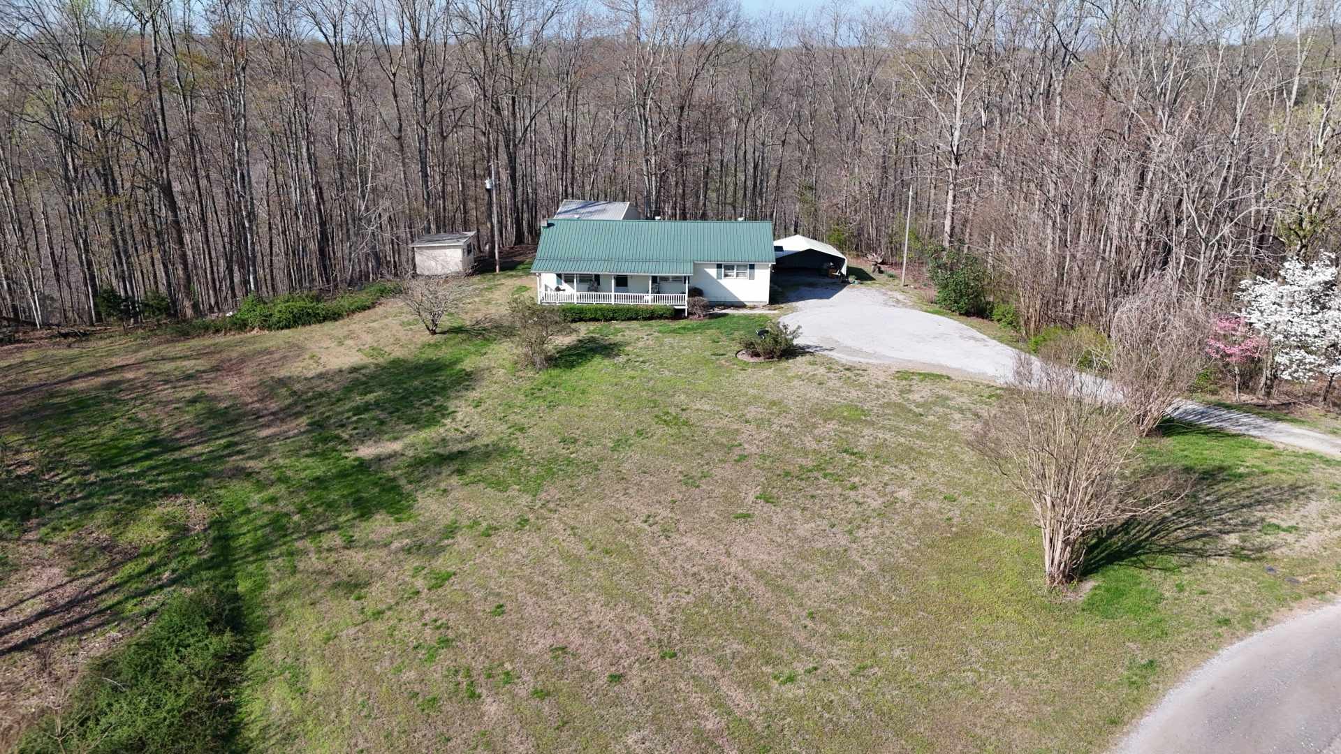 214 Dont Care Lane Celina TN 38551