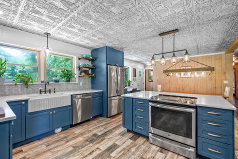 6846 Crooked Creek Road Lobelville TN 37097