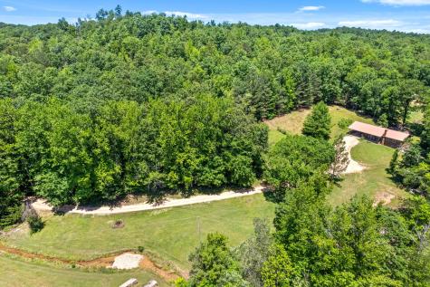 6846 Crooked Creek Road Lobelville TN 37097