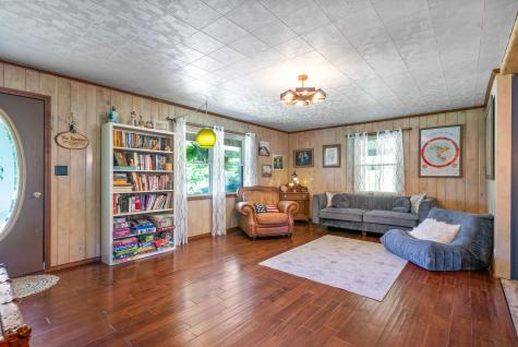 6846 Crooked Creek Road Lobelville TN 37097