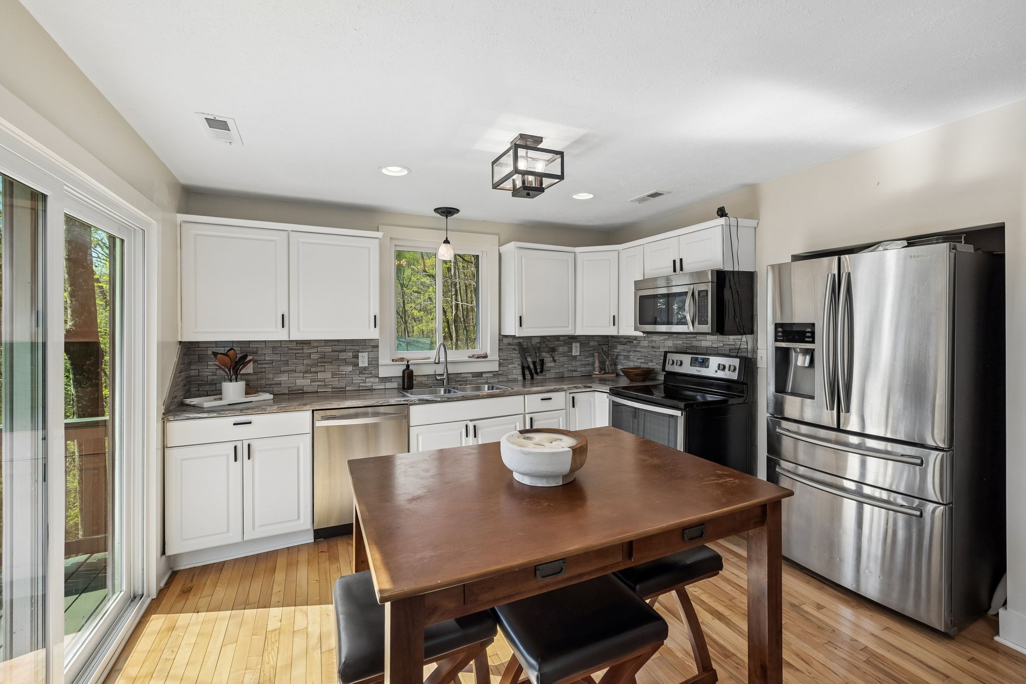 1407 Lakeside Drive Smithville TN 37166