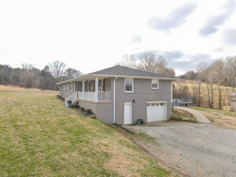 1801 Garrett Road Charlotte TN 37036