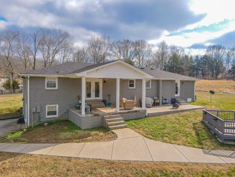 1801 Garrett Road Charlotte TN 37036