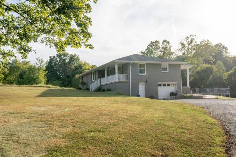 1801 Garrett Road Charlotte TN 37036