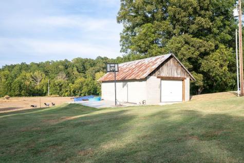 1801 Garrett Road Charlotte TN 37036