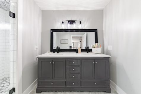 1801 Garrett Road Charlotte TN 37036