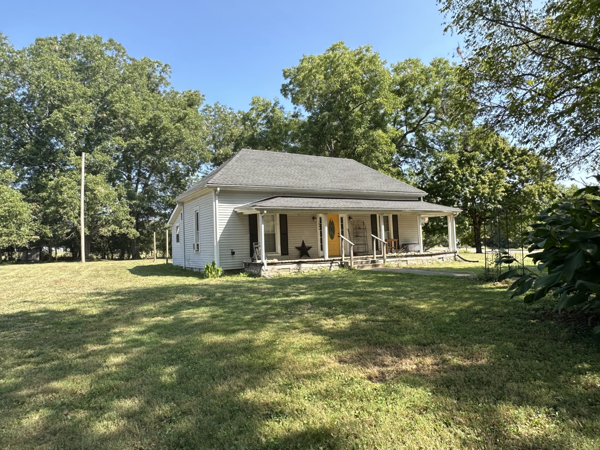 1694 Verona Caney Road Lewisburg TN 37091
